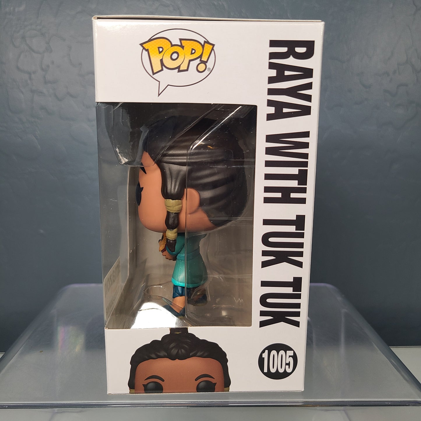 Funko Pop! Disney #1005 - Raya with Tuk Tuk - Amazon Exclusive [8 out of 10]